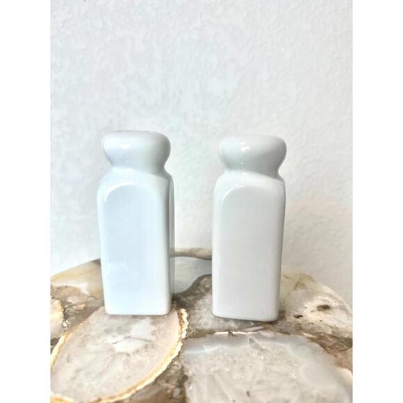 BIA CORDON BLEU  White Salt and Pepper Shaker Set Glazed Carmic in White - Picture 1 of 9
